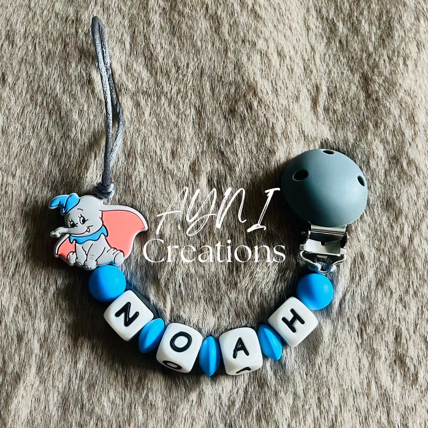 Attache-tétine personnalisée en silicone, modèle DUMBO